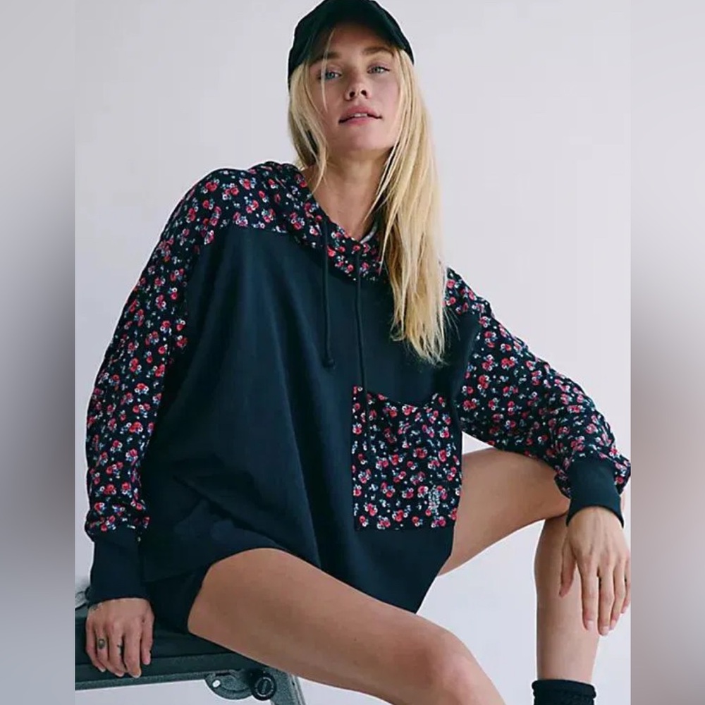 Free People Movement Hot Shot Hooded Layer - Printed Black and Roses - small